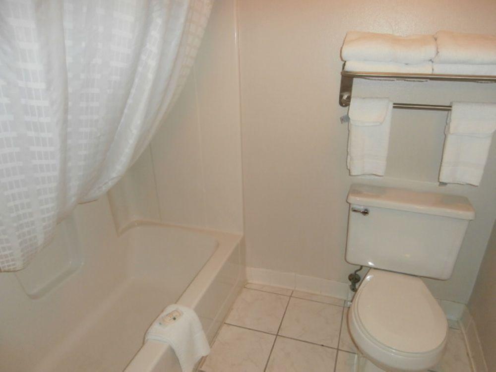 Quality Inn 2*
