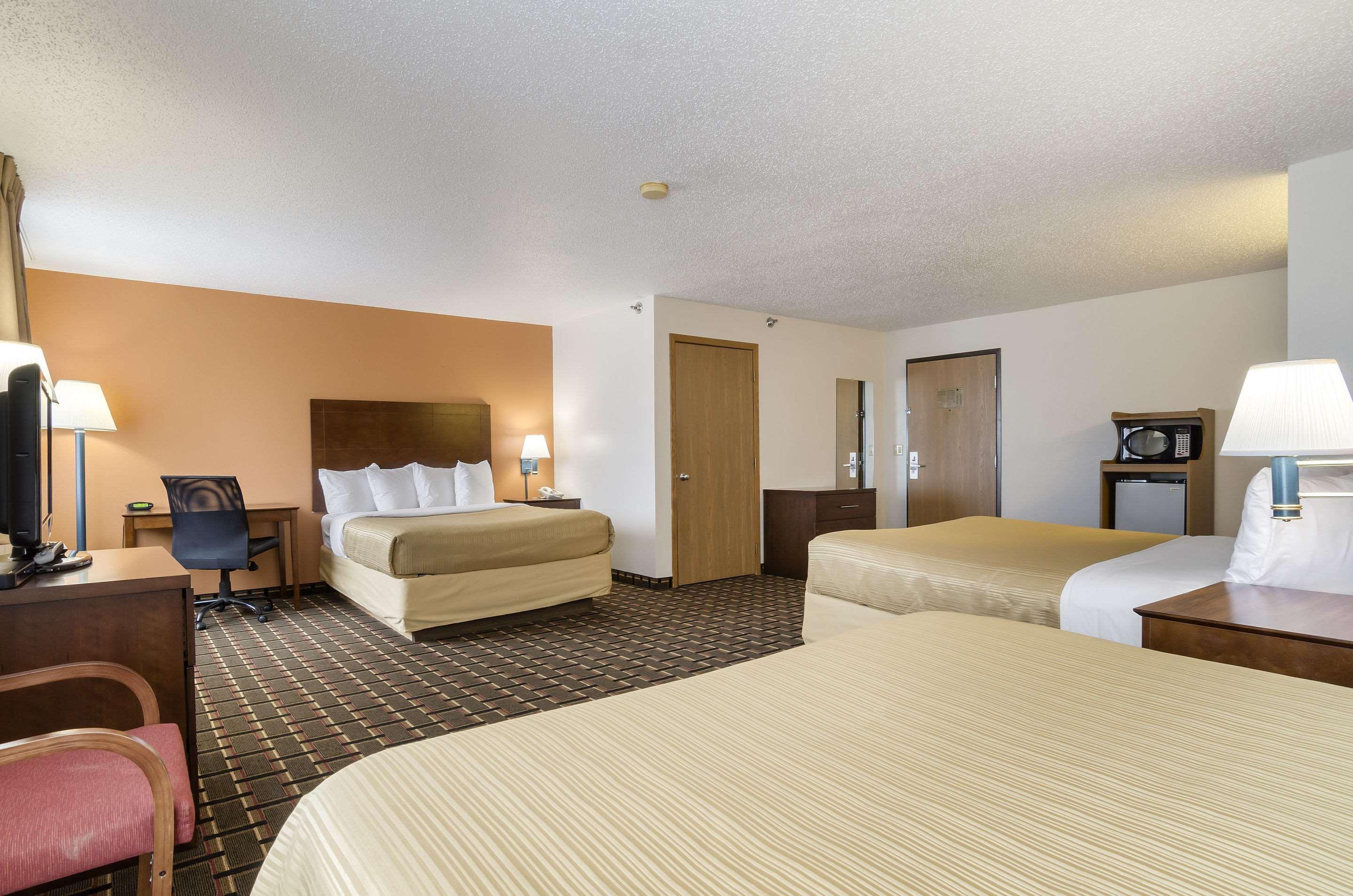Quality Inn 2*